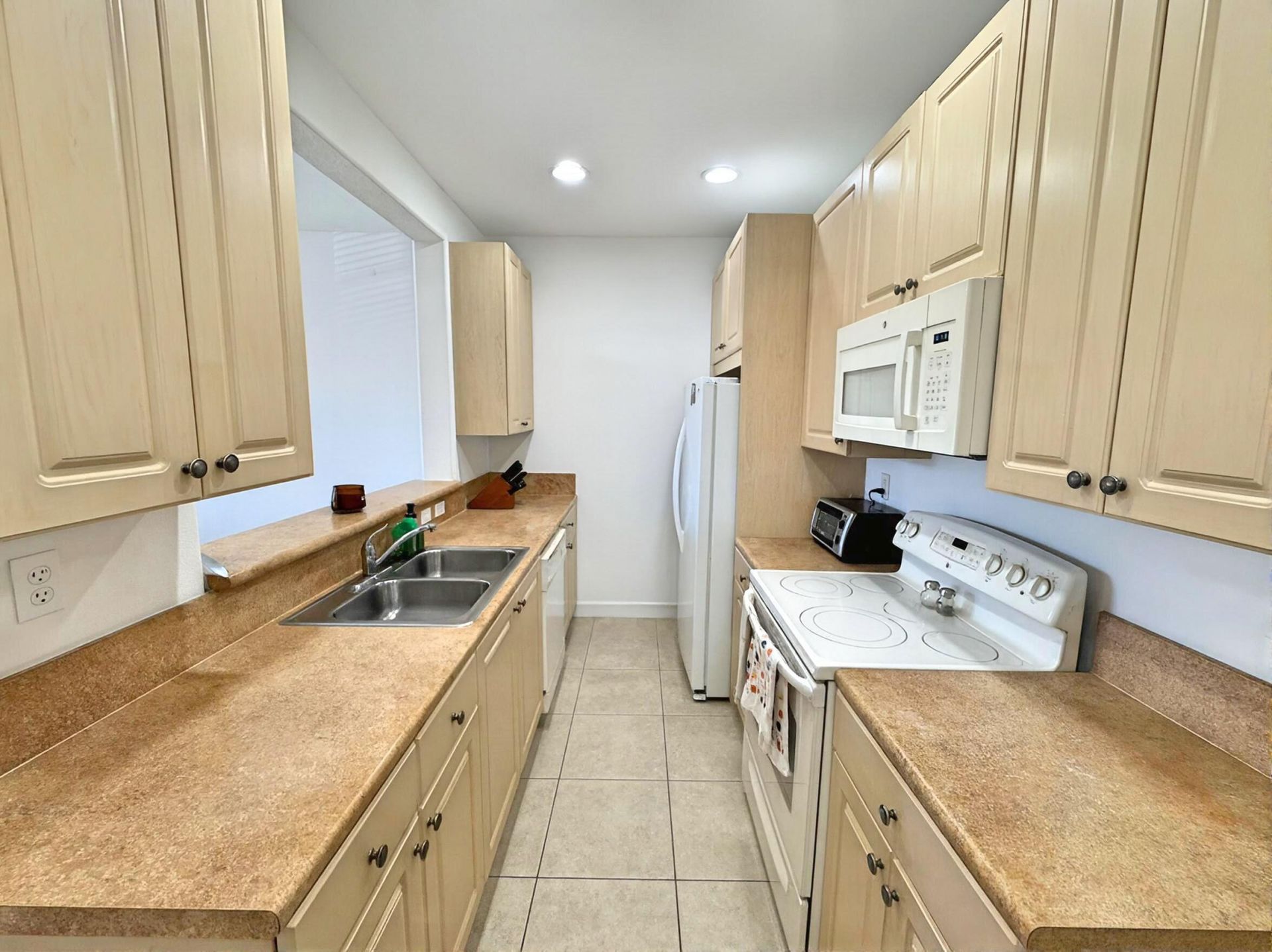 474 SW 147th Avenue, Pembroke Pines, FL 33027 Photo
