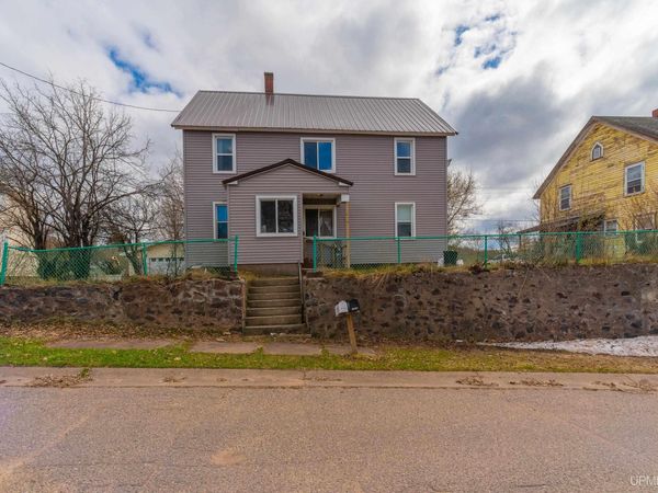 708 Bank Street, Ishpeming, MI 49849