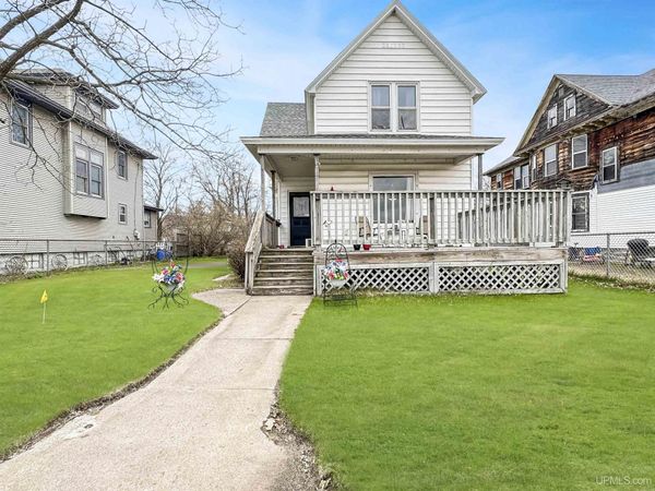 211 N 16TH Street, Escanaba, MI 49829