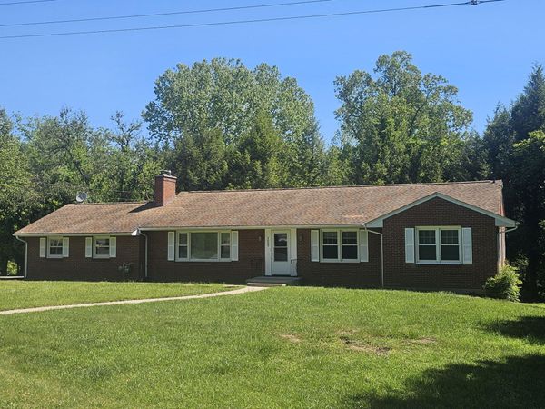 3009 Dover DR SW, Roanoke, VA 24018