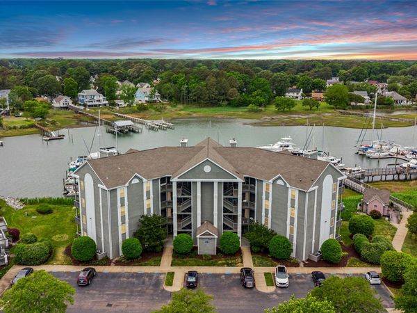 1024 Porte Harbour Arch , Unit 302, Hampton, VA 23664