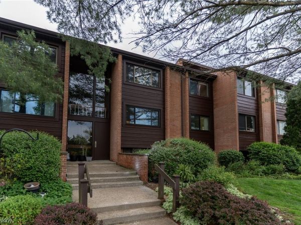 935 Canyon View Road , Unit 202, Sagamore Hills, OH 44067