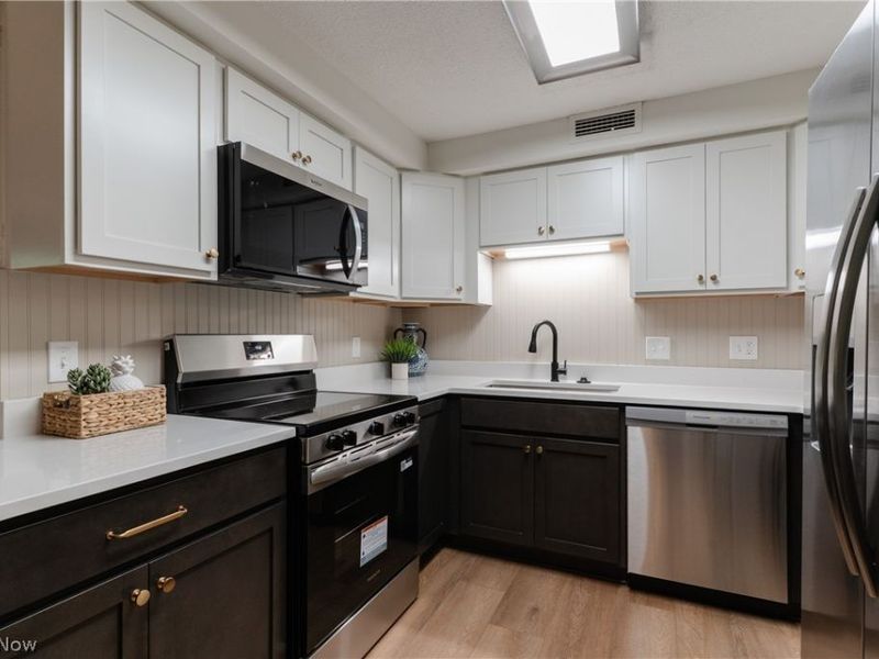935 Canyon View Road , Unit 202, Sagamore Hills, OH 44067 Photo 11