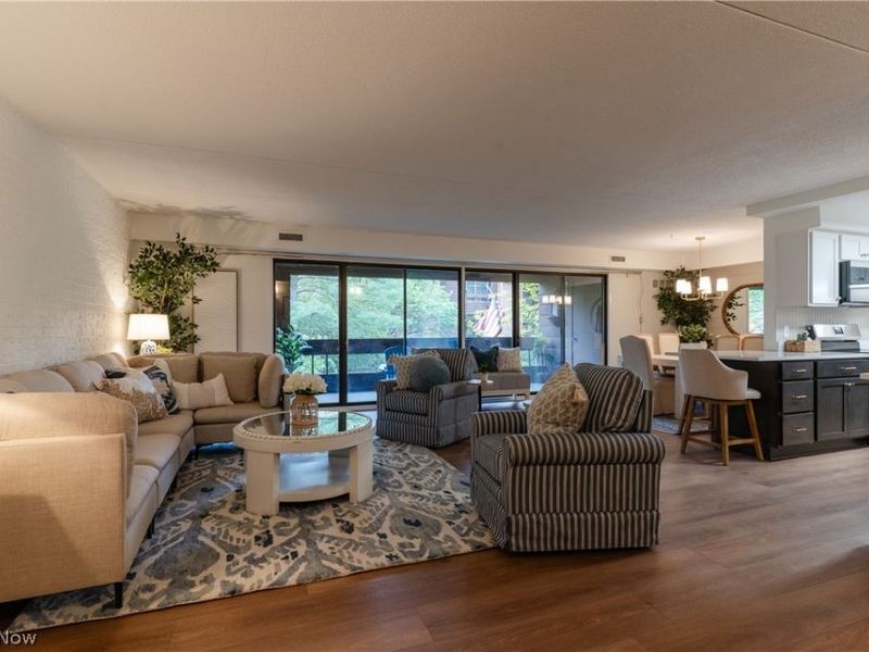 935 Canyon View Road , Unit 202, Sagamore Hills, OH 44067 Photo 2