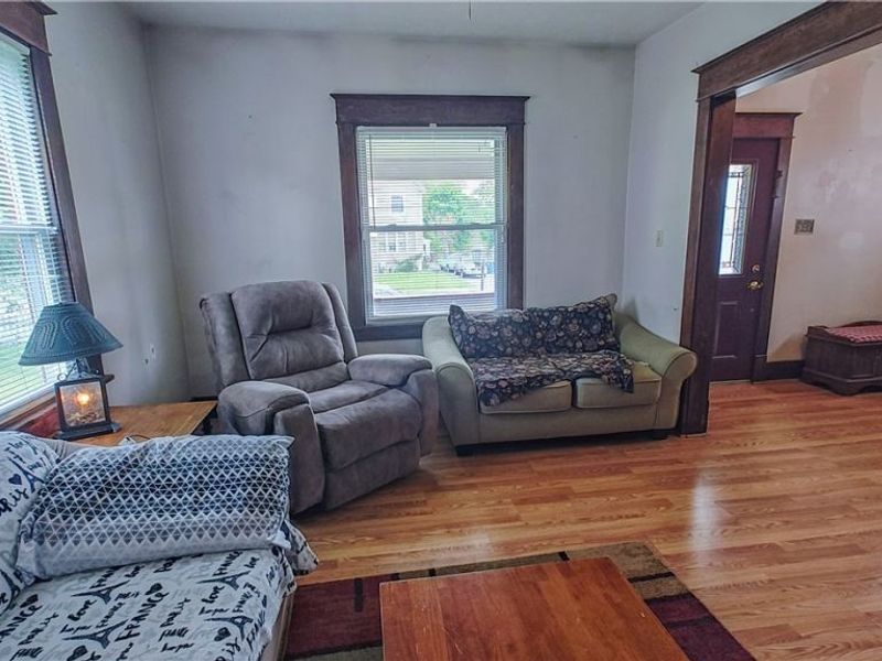 370 Elm Street , Struthers, OH 44471 Photo 3