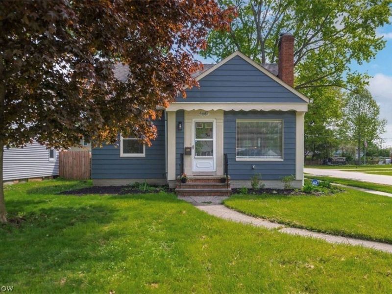 4687 W 226th Street W, Fairview Park, OH 44126 Photo 3