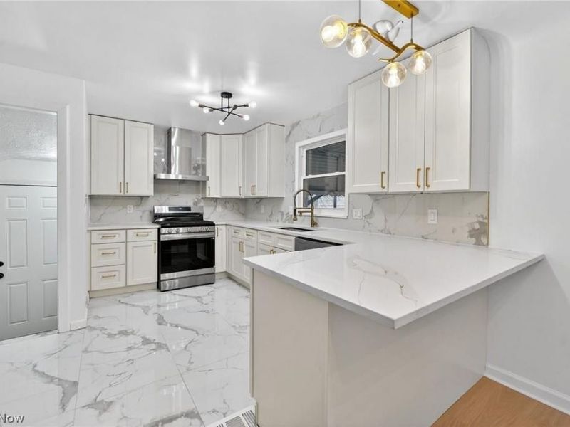 3377 W 131st Street , Cleveland, OH 44111 Photo 4