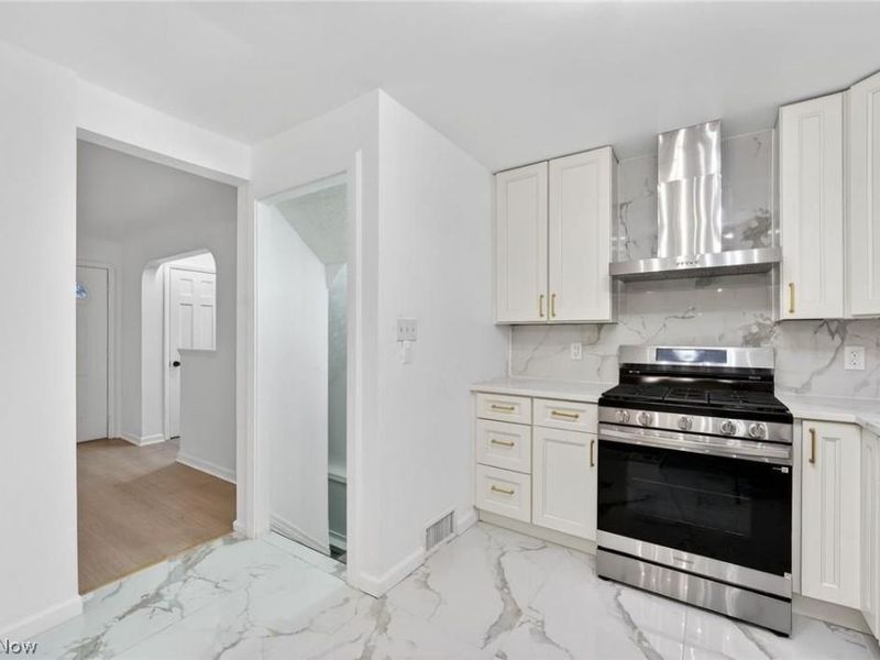 3377 W 131st Street , Cleveland, OH 44111 Photo 7