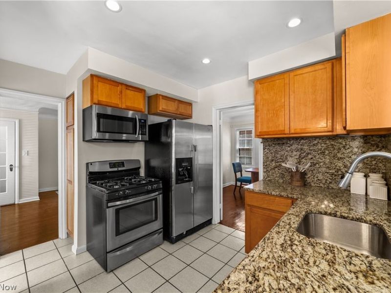 3806 Westwood Road , University Heights, OH 44118 Photo 12
