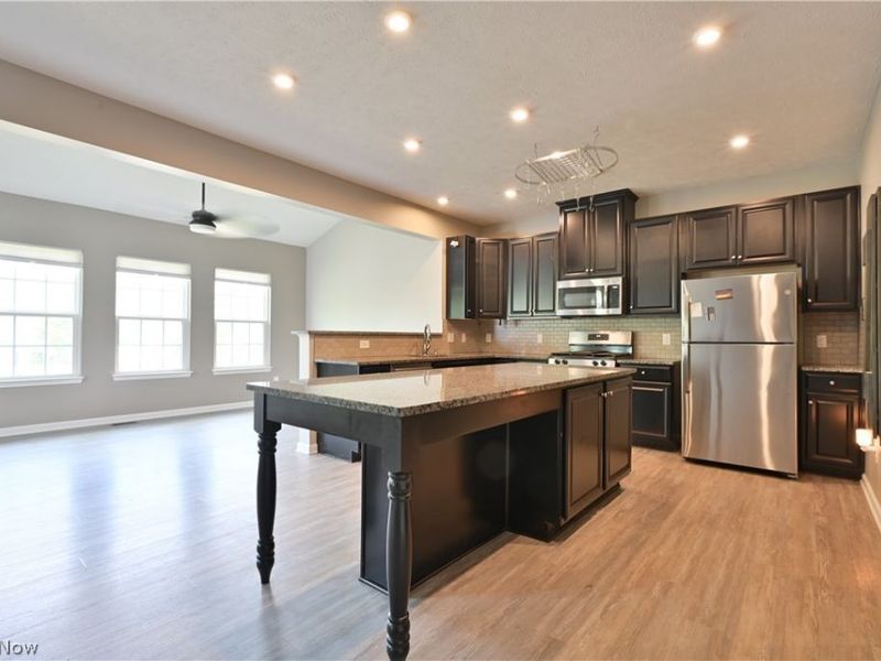 38816 Coronado Avenue , Avon, OH 44011 Photo 14