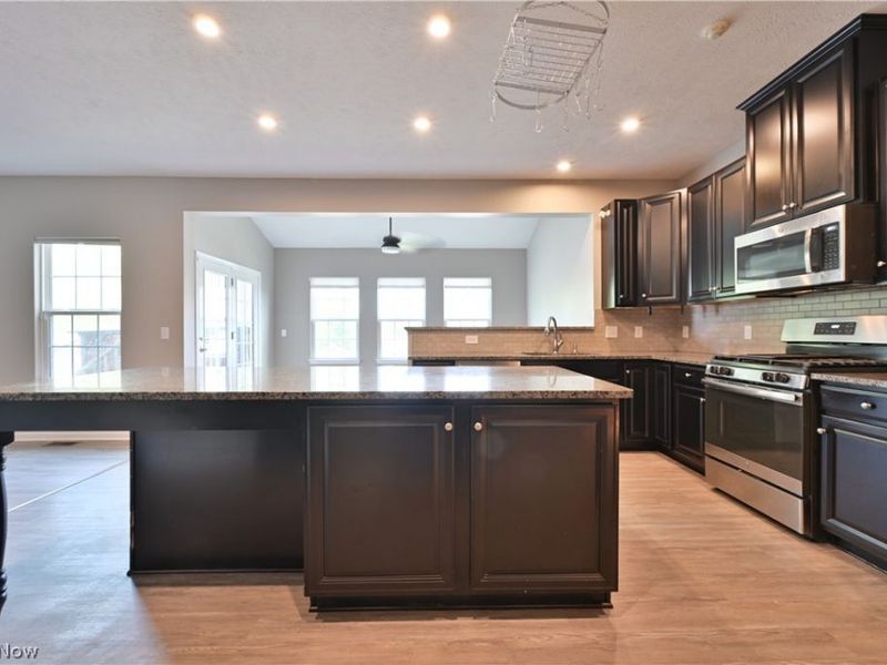 38816 Coronado Avenue , Avon, OH 44011 Photo 20