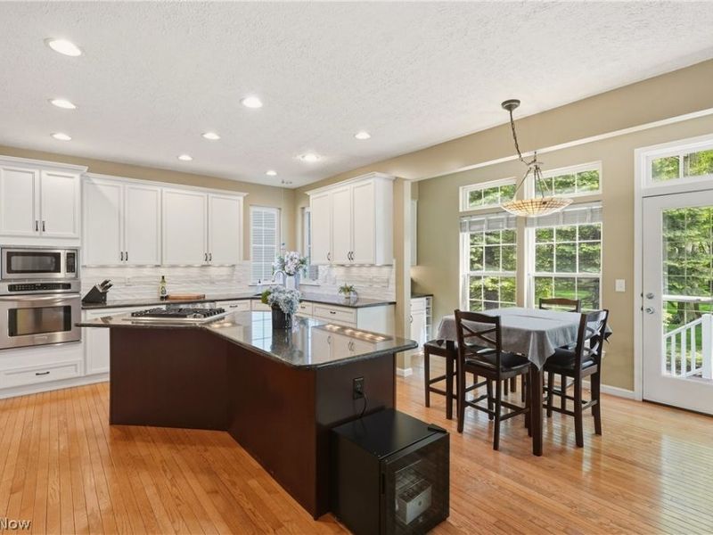 9181 Millstream Circle , Olmsted Falls, OH 44138 Photo 14