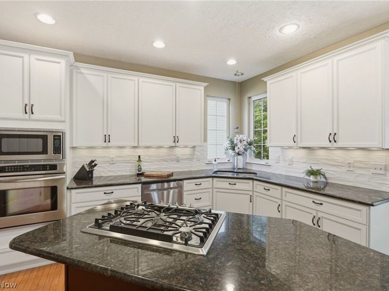 9181 Millstream Circle , Olmsted Falls, OH 44138 Photo 19
