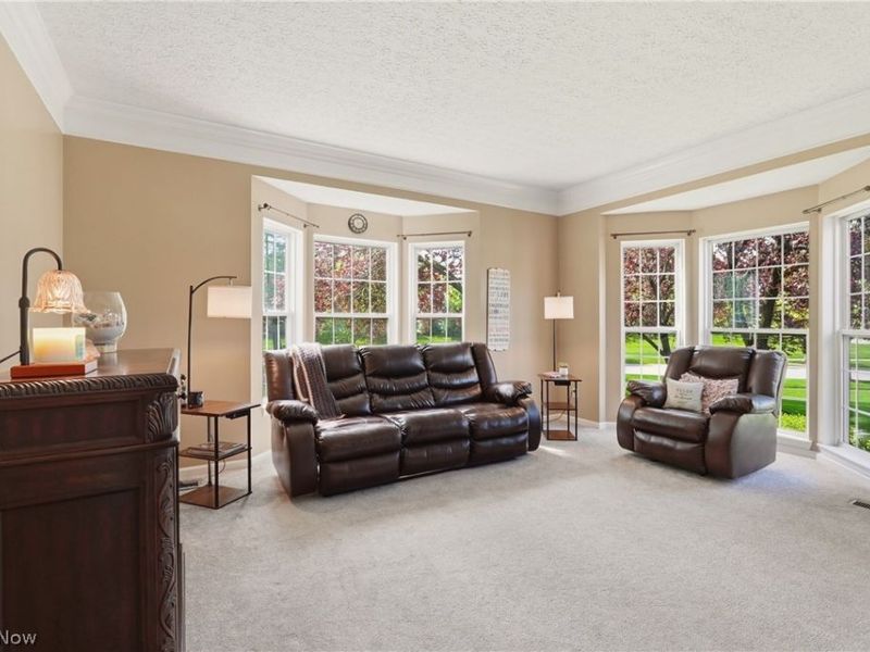9181 Millstream Circle , Olmsted Falls, OH 44138 Photo 3
