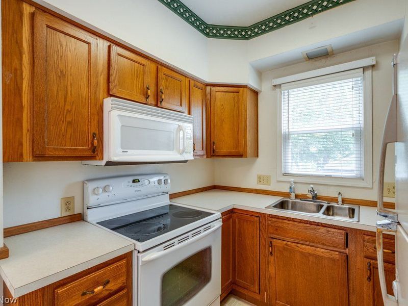 836 Elmore Avenue , Akron, OH 44302 Photo 12