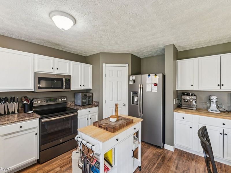 9209 Wellspring Avenue NW, North Canton, OH 44720 Photo 7