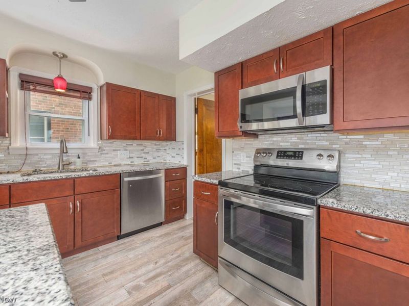 6101 Parkridge Avenue , Cleveland, OH 44144 Photo 18
