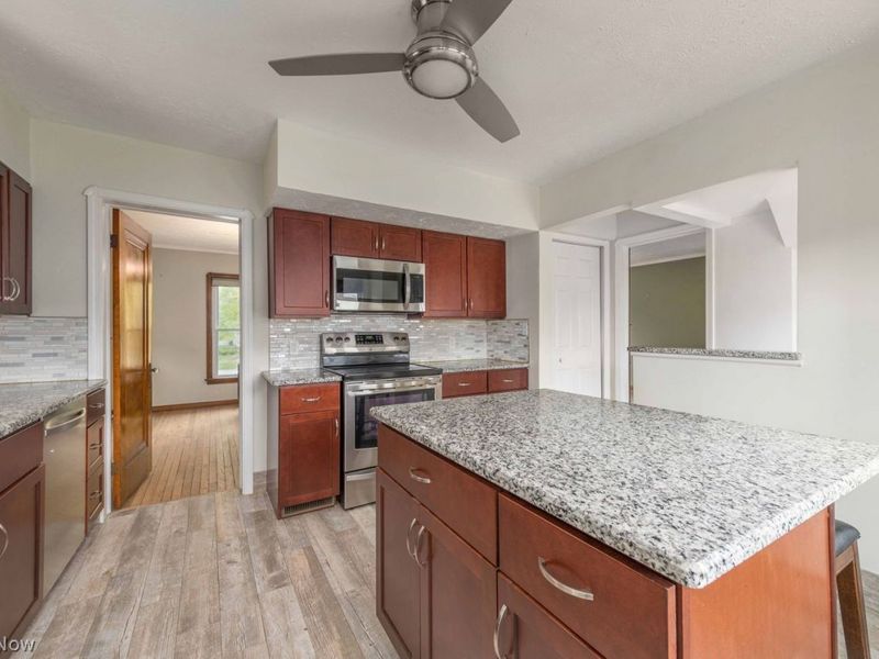 6101 Parkridge Avenue , Cleveland, OH 44144 Photo 19