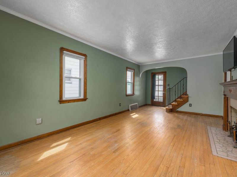 6101 Parkridge Avenue , Cleveland, OH 44144 Photo 9