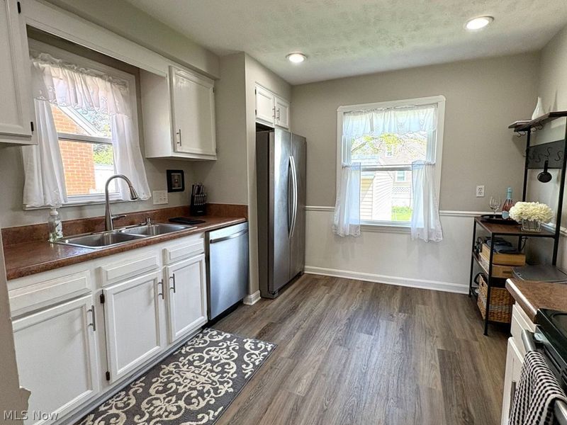 8016 Pelham Drive , Parma, OH 44129 Photo 9