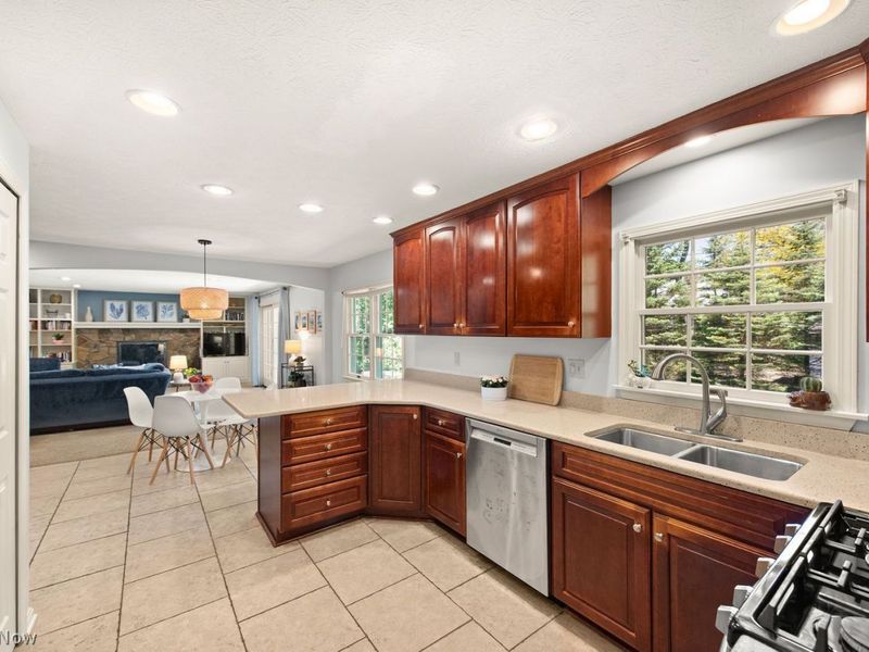 387 Hurst Drive , Bay Village, OH 44140 Photo 10