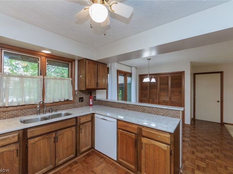 928 Trimble Place , Sagamore Hills, OH 44067 Photo 13