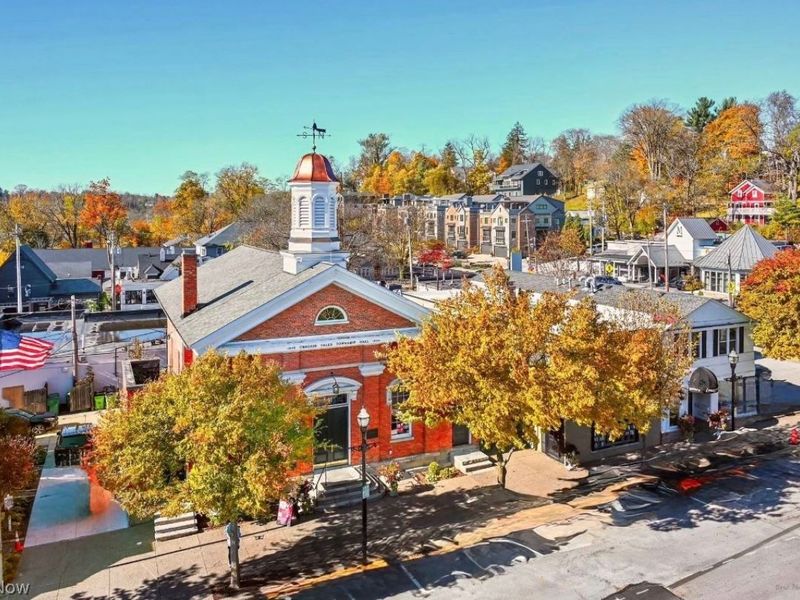 Chagrin Falls, OH 44022 Photo 48