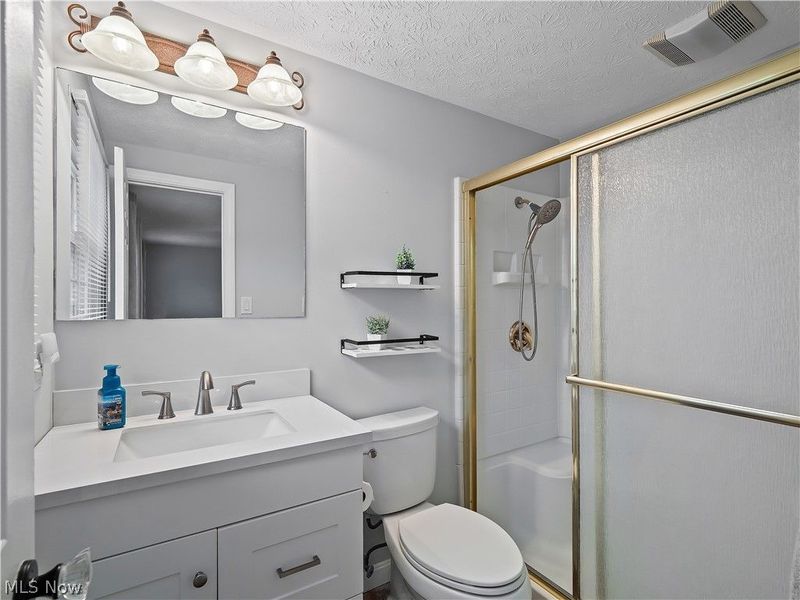 17175 Misty Lake Drive , Strongsville, OH 44136 Photo 16