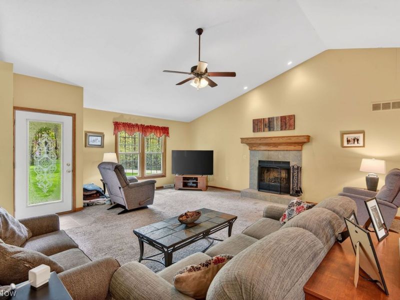 15408 Rock Creek Road , Chardon, OH 44024 Photo 8