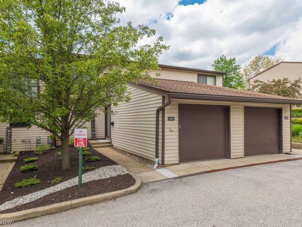 15057 Pine Valley Trail , Middleburg Heights, OH 44130