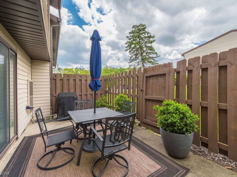 15057 Pine Valley Trail , Middleburg Heights, OH 44130 Photo 16