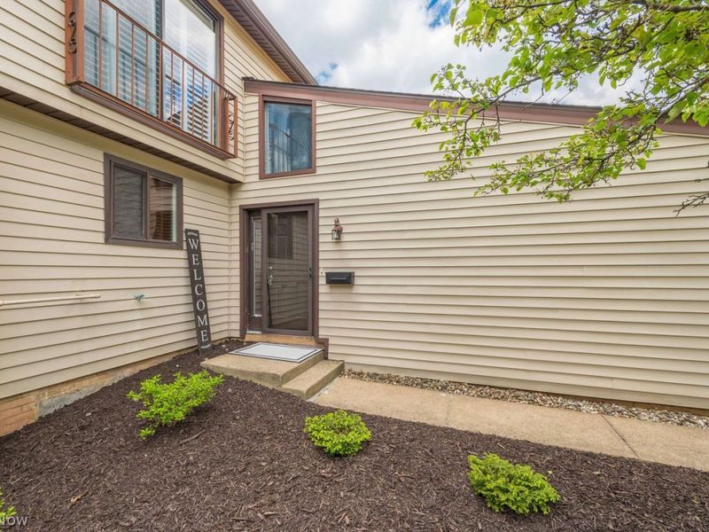 15057 Pine Valley Trail , Middleburg Heights, OH 44130 Photo 2