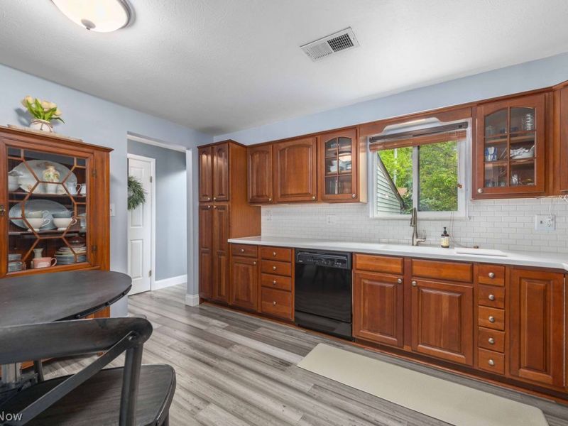 15057 Pine Valley Trail , Middleburg Heights, OH 44130 Photo 9