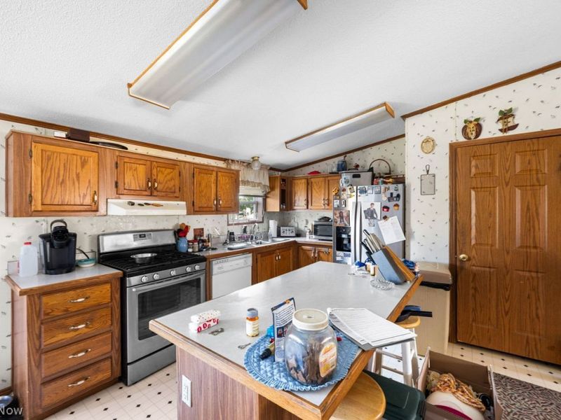 4784 Timberview Drive , Ravenna, OH 44266 Photo 8