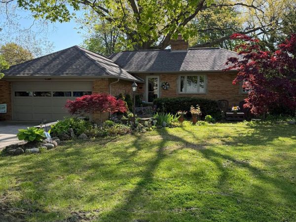 565 Bassett Road , Bay Village, OH 44140