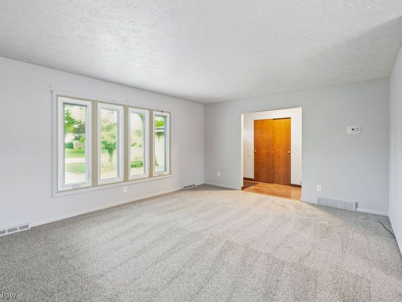 2212 Zircon Street NE, Canton, OH 44721 Photo 13