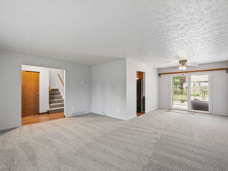 2212 Zircon Street NE, Canton, OH 44721 Photo 3