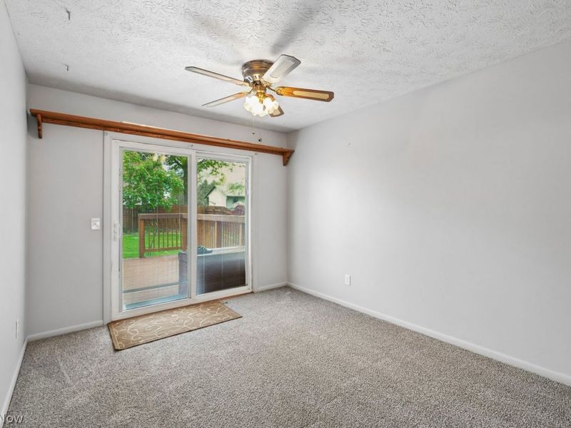 2212 Zircon Street NE, Canton, OH 44721 Photo 6