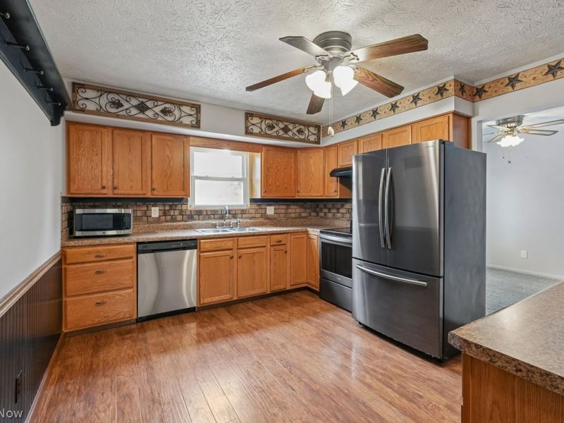 2212 Zircon Street NE, Canton, OH 44721 Photo 7