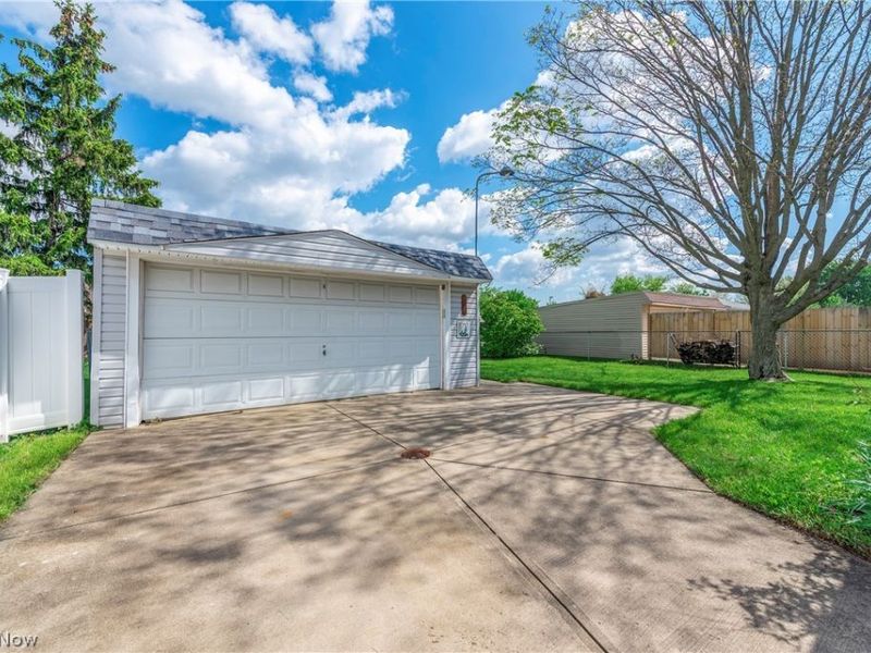 15654 Rademaker Drive , Brook Park, OH 44142 Photo 29