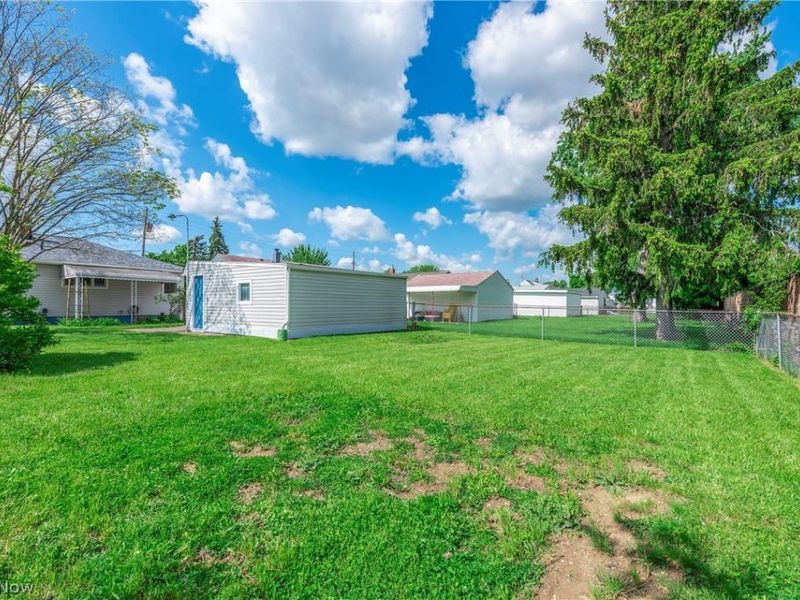 15654 Rademaker Drive , Brook Park, OH 44142 Photo 35