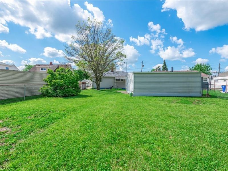 15654 Rademaker Drive , Brook Park, OH 44142 Photo 36
