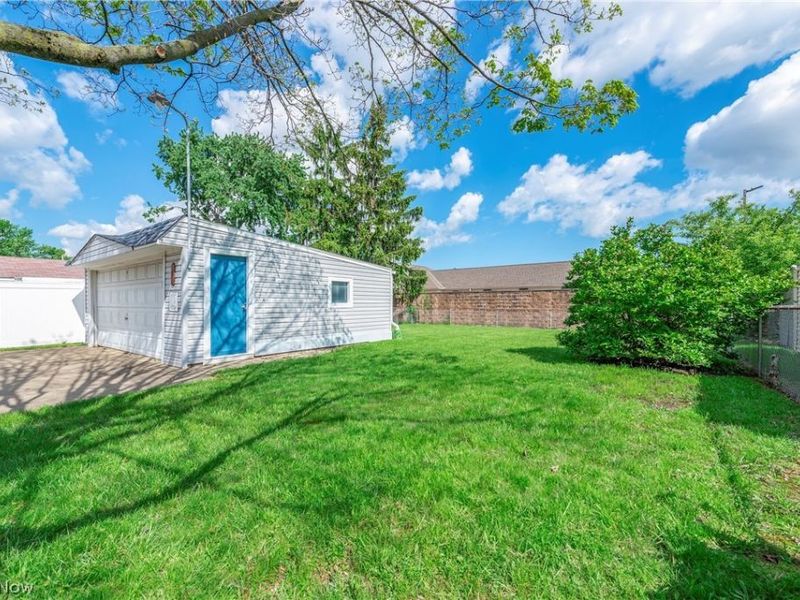 15654 Rademaker Drive , Brook Park, OH 44142 Photo 40