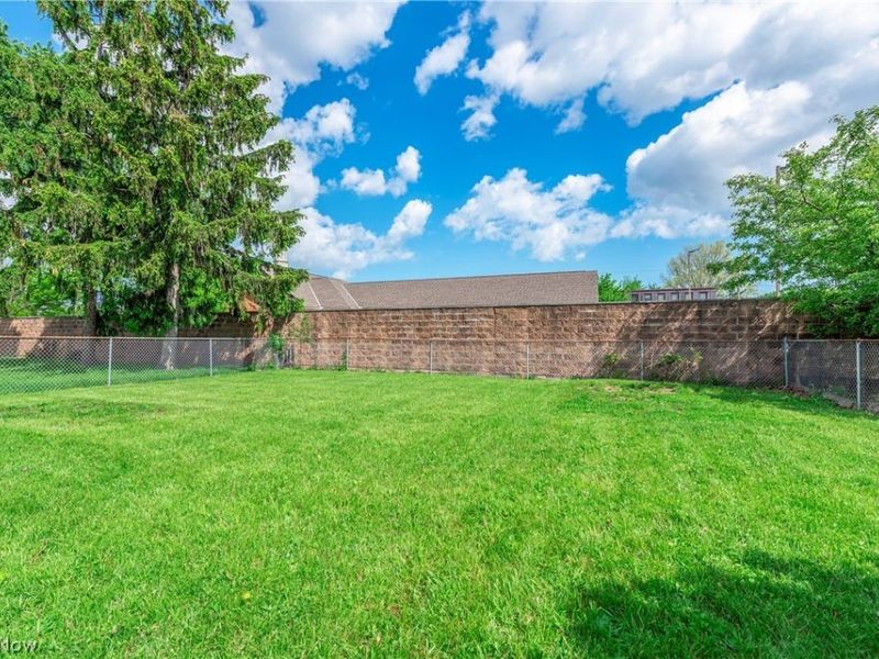 15654 Rademaker Drive , Brook Park, OH 44142 Photo 41