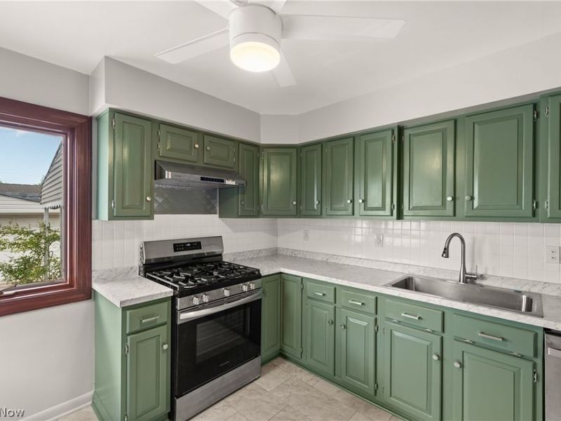 15654 Rademaker Drive , Brook Park, OH 44142 Photo 9