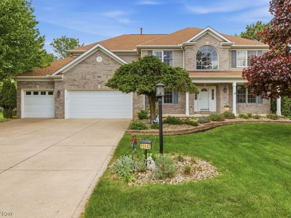 15142 Old Oak Drive , Strongsville, OH 44149