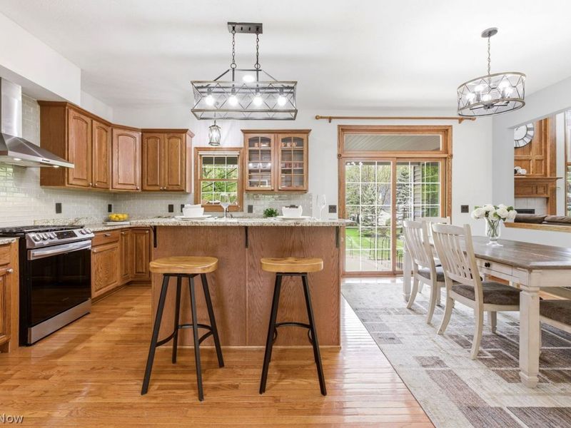 15142 Old Oak Drive , Strongsville, OH 44149 Photo 17