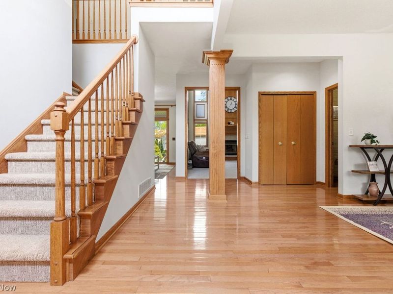 15142 Old Oak Drive , Strongsville, OH 44149 Photo 3