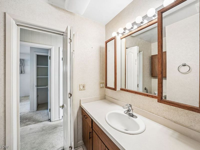 6645 Somerset Drive , Brecksville, OH 44141 Photo 18