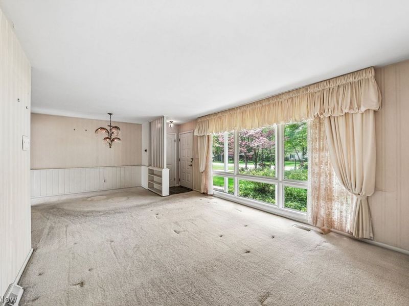 6645 Somerset Drive , Brecksville, OH 44141 Photo 3